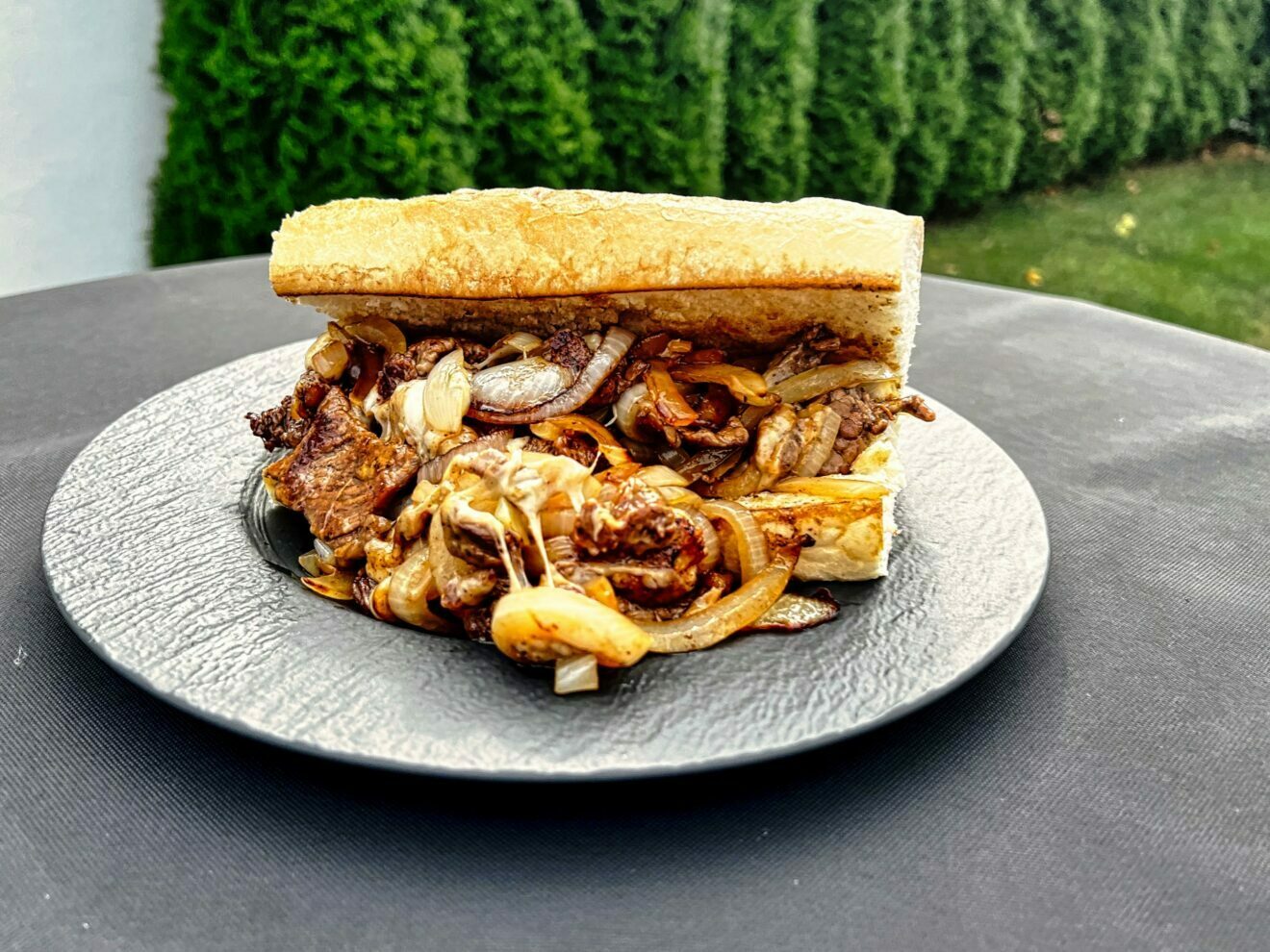 Philly Cheese Steak Sandwich - In 3 Schritten zum perfekten gegrillten ...